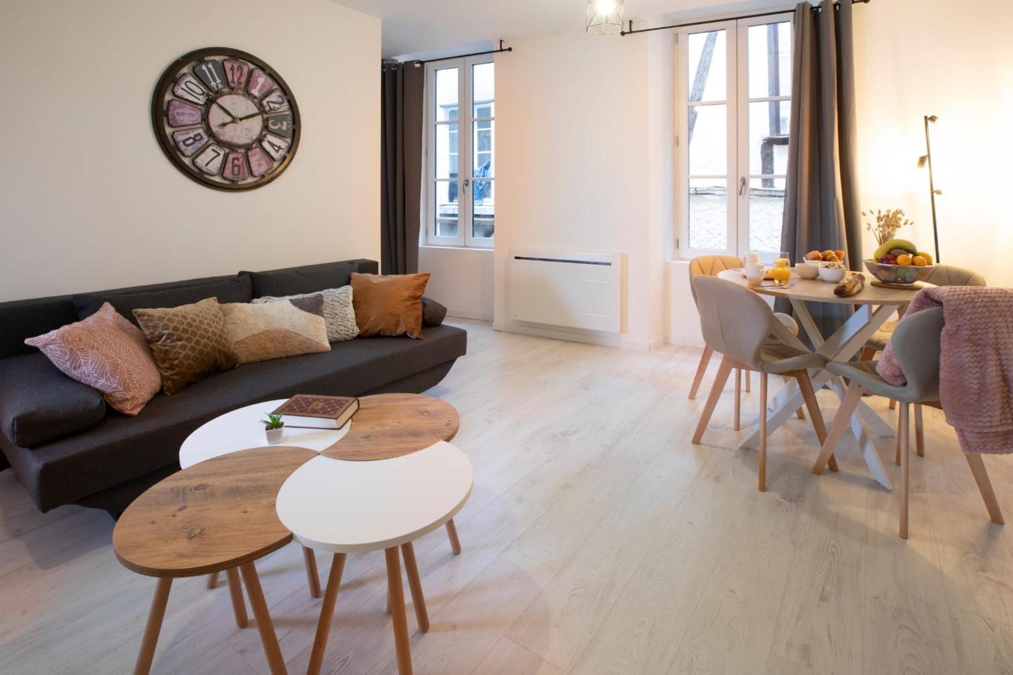 Le Nid 3 Etoiles Wifi, Netflix, Disney, Coeur De Bastide Villefranche-de-Rouergue Exterior photo